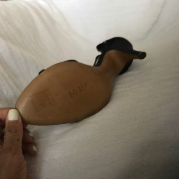 Heels - Picture 3 of 4